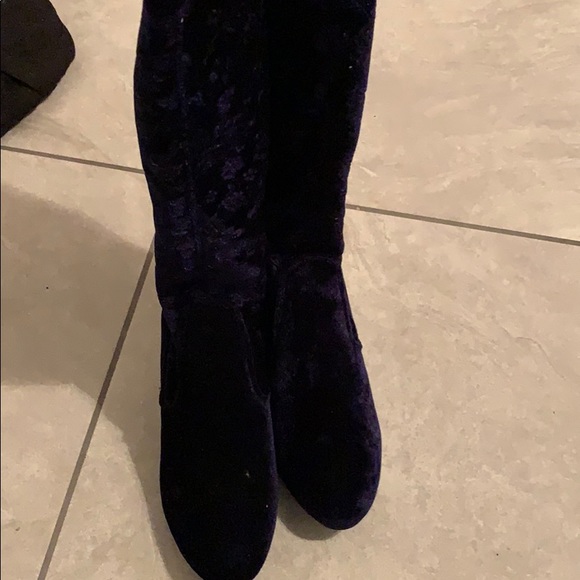 Shoes - Picture 2 of 3